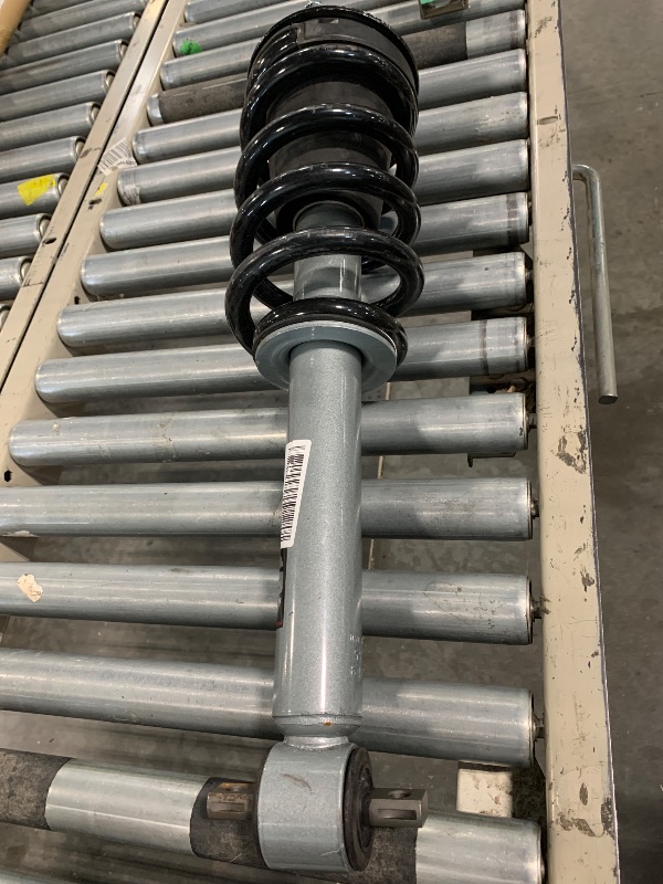 Photo 1 of ***ONLY ONE*** Rough Country N3 Loaded Struts for Chevy Silverado & GMC Sierra 1500 (2014-2018) 5" Lift - Pre-Loaded Coil Strut, Bolt-on Install, Set of 2