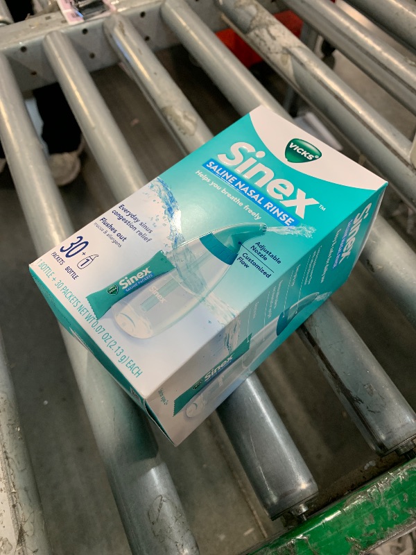 Photo 1 of *MISSING PARTS*
Vicks Sinex Saline Nasal Rinse Starter Kit, Drug Free Saline, Flush Out Mucus and Allergens, Fast & Effective Relief for Everyday Congestion from Sinus & Allergy, 1 Bottle + 30 Refill Packets