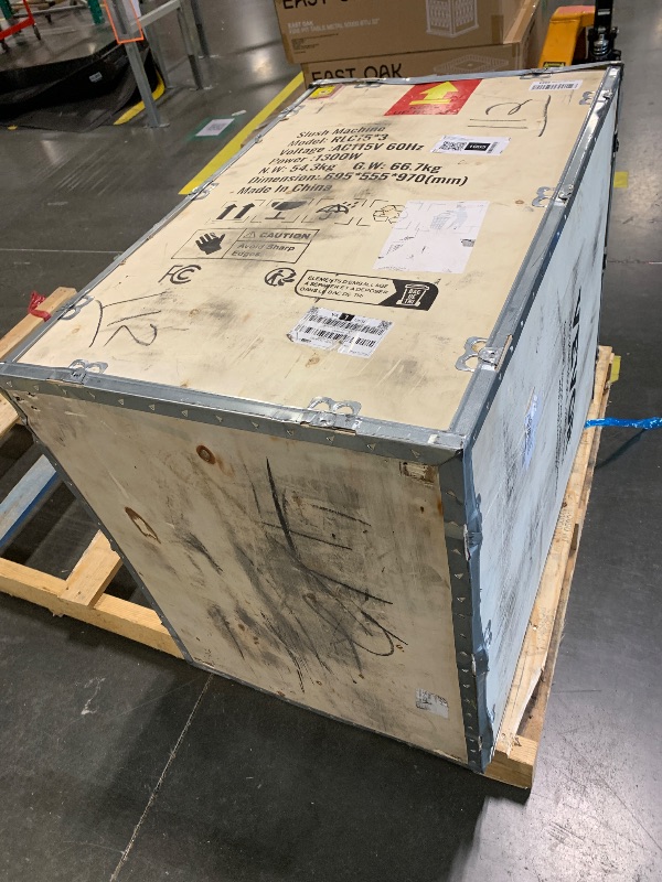 Photo 1 of ****FACTORY SEALED*** VEVOR Commercial Slushy Machine, 15Lx3 Triple Tank Margarita Machine, 180 Cups Stainless Steel Margarita Smoothie Frozen Drink Machine, Slushie Machine for Party Restaurants Cafe Bars