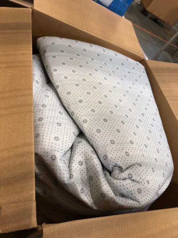 Photo 1 of ***DIRTY*** White Rabbit Plush Striped Area Rug for Bedroom Living Room Sofa,8'x10' Fluffy Shaggy Rectangular Square Rug for Kids Teen Girls Room,Furry Carpet Rug for Nursery Baby Room