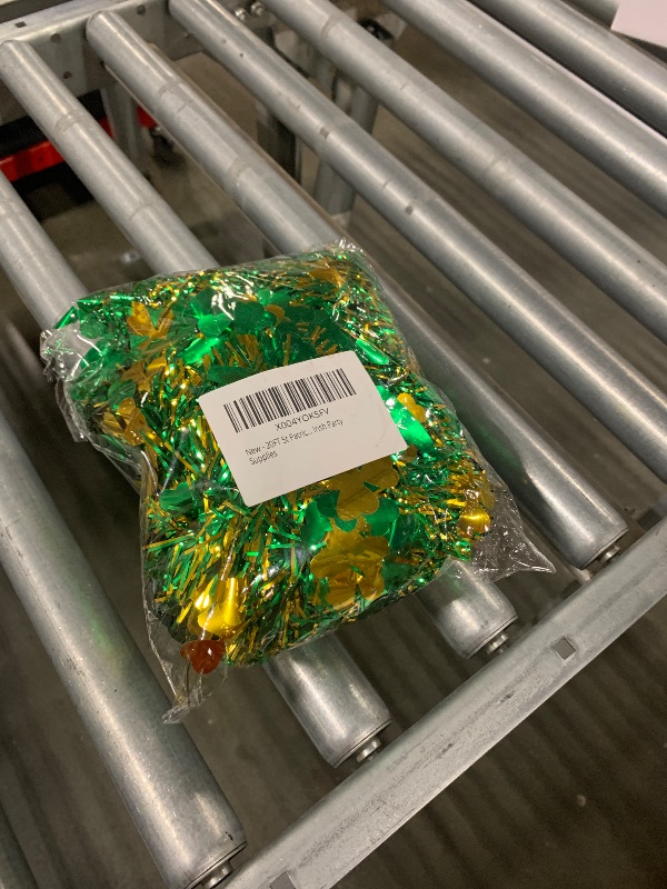 Photo 1 of ?20/40/60/80 FT? St Patricks Day Garland Decor Gold Green Shamrock Hat Tinsel Garland, Shiny Metallic Streamer Twist Garland Hanging St Patricks Day Decorations for Home Indoor Outdoor Party Supplies