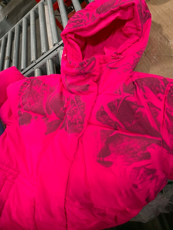 Photo 1 of ** SIMILAR IMAGE/ UNCLEAN***Amazon Essentials Women's Cropped Full-Zip Puffer Jacket, Winter Warm, Stand Collar, Neon Pink, Medium