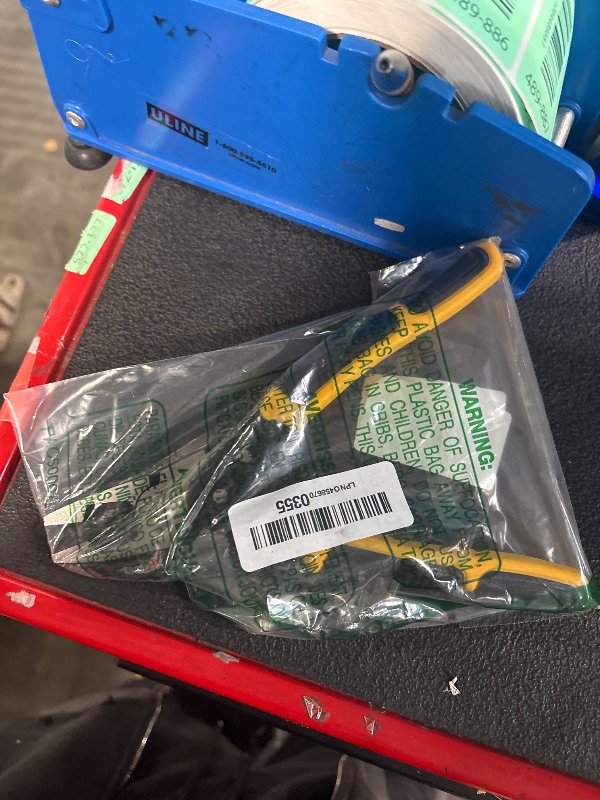 Photo 1 of *MINOR DAMAGE - USED*
DEWALT DWHT70276 Compound Action Lineman Pliers 4-1/2 Inch, Chrome