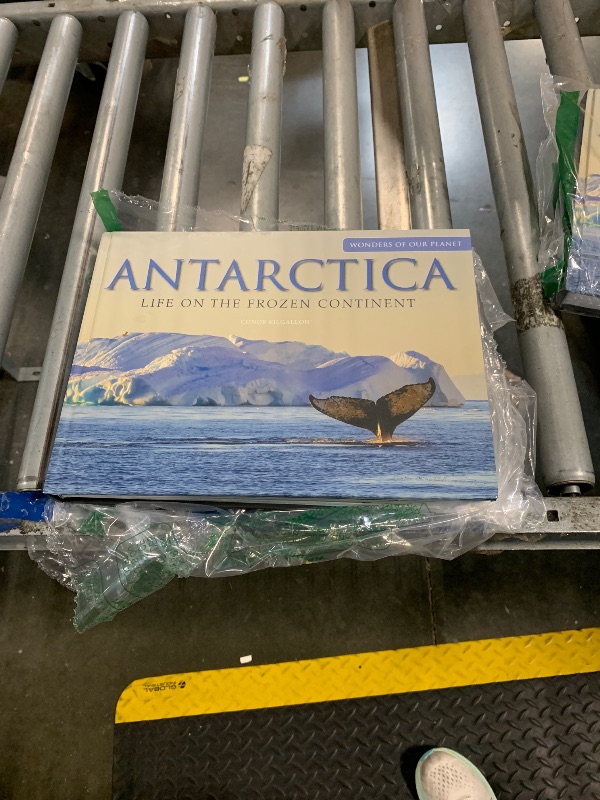 Photo 1 of  Life on the Frozen Continent (Hardcover) (Chines