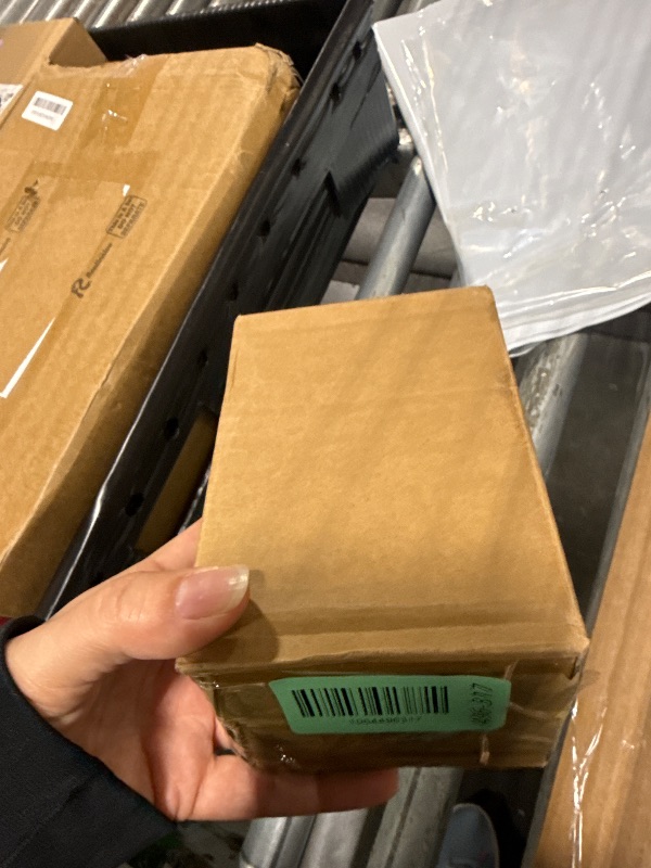 Photo 1 of ***SIMILAR PRODUCT*** 180 Pieces Metal Rim Tags Key Tags Round Paper Tags with Metal Rings for Car Keys and Door Keys,White