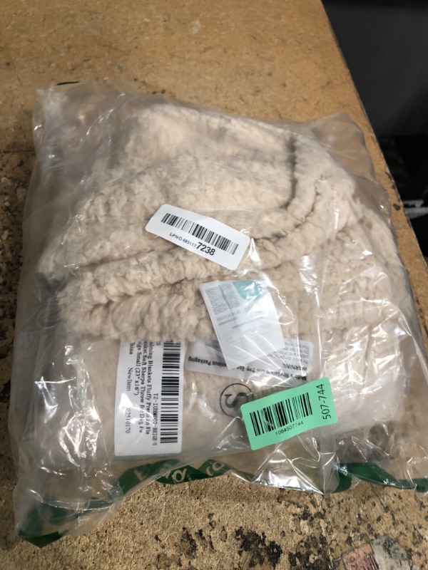 Photo 1 of 1 Pack 3 Calming Blankets Fluffy Premium Fleece Pet Blanket Soft Sherpa Throw for Dog Puppy Cat Beige Small (23" x16'')