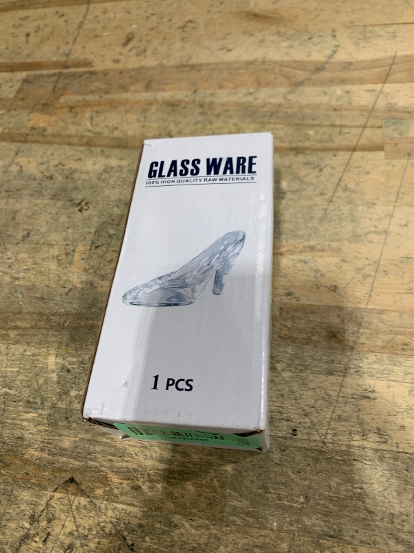 Photo 1 of 1 Pack Glass Slipper, Small Glass Crystal High Heels, Crystal High Heels Shoes for Birthday Decoration Party, Wedding Supplies Decorative Party Decorations, Transparent Decorative Items
