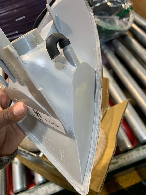 Photo 1 of **Has DAMAGES ** Anzo USA 521006 BMW Clear W/Amber Reflectors Cornering Light Assembly - (Sold in Pairs)