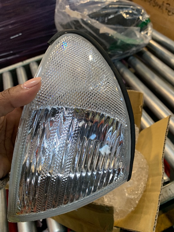 Photo 1 of **Has DAMAGES ** Anzo USA 521006 BMW Clear W/Amber Reflectors Cornering Light Assembly - (Sold in Pairs)