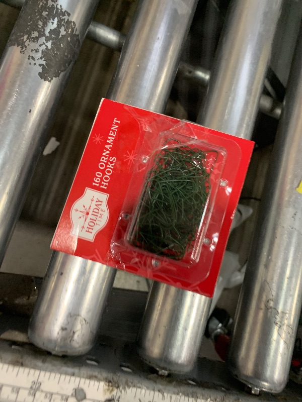Photo 1 of (320) Christmas Tree Ornament 1" Hooks Green Wire Metal Holiday Time Sealed NEW
