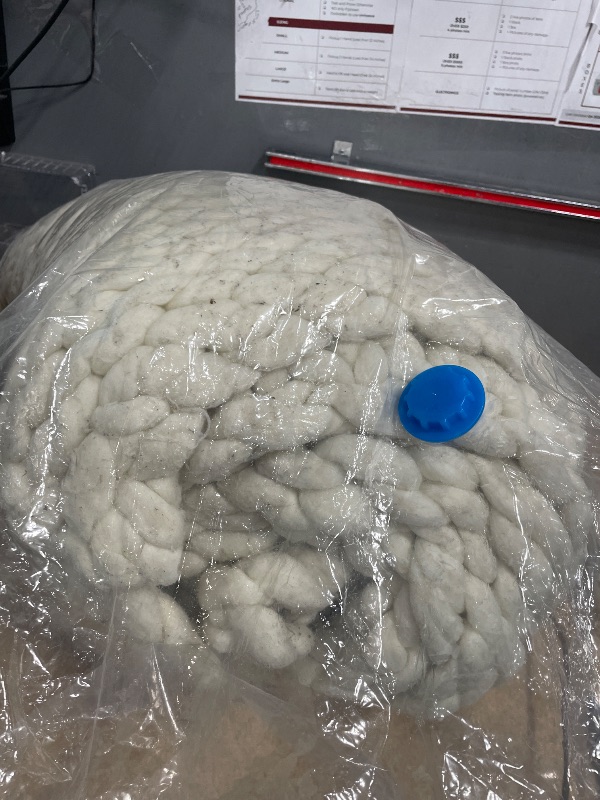 Photo 1 of **SMELLS EARTHY**
MLMGUO Chunky Knit Blanket Hand Made Merino Wool Throw Boho Bedroom Sofa Home Decor Giant Yarn(Ivory White 80"x80")