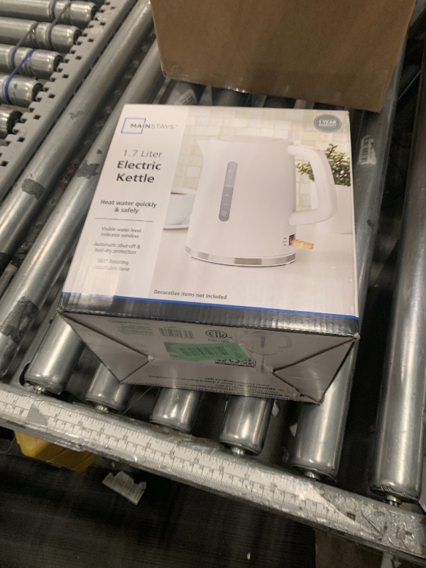 Photo 1 of 1.7 L electric kettle 