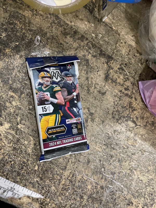 Photo 1 of 2024 Panini NFL Mosaic Football Trading Cards Fat Pack