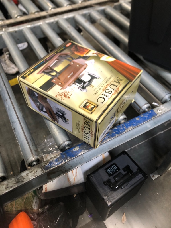 Photo 1 of (Large size) Vintage Sewing Machine Music Box gifts for Home Desk Decoration with Classic mechanical hand cranked Jewelry Clockwork sewing music box for Kids&Lady&Parents&Children&Friends