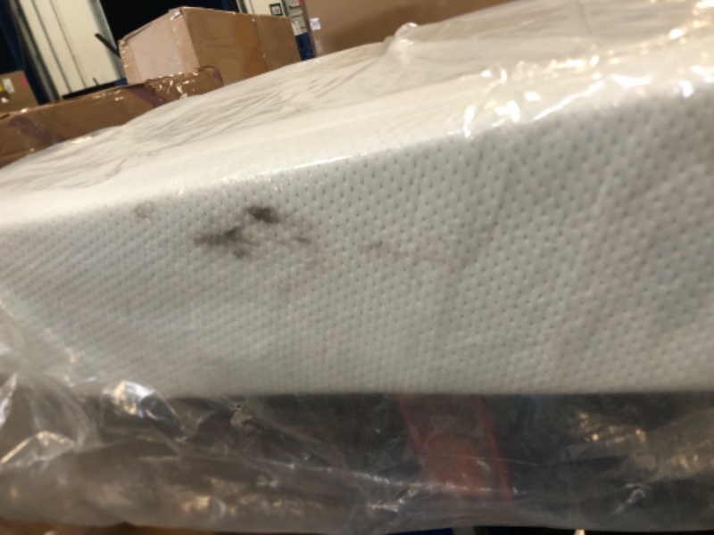 Photo 1 of ** stains**   Zinus 10 Inch Full Green Tea Memory Foam Mattress [New Version], Fiberglass Free, Medium Firm Feel, Zoned Pressure Relief, Certified Safe Foams & Fabric, Mattress in A Box