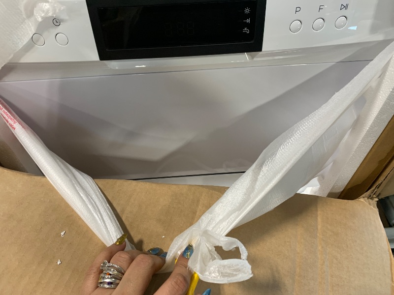 Photo 1 of ***NO PROBADO***COMFEE’ Portable Mini Dishwasher, Energy Star, Countertop, 6 Place Settings, with 8 Washing Programs, Speed, Baby-Care, ECO& Glass, Dish Washer for Dorm, RV& Apartment, White