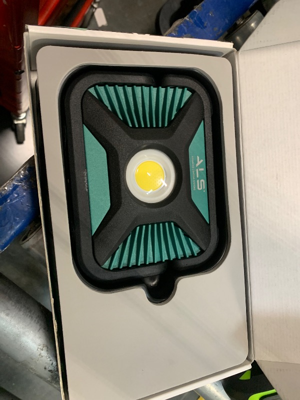 Photo 1 of ** SOLD AS IS, NO REFUND/RETURN** SEE COMMENTS!
 Lighting Systems SPX201R 2000 Lumen Aluminum Work Light
