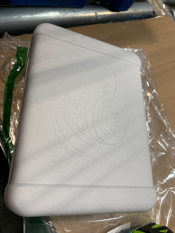 Photo 1 of ***NOT FUNCTIONAL, SELLING FOR PARTS AS IS FINAL SALE***Beats Studio Pro - Premium Wireless Over-Ear Headphones- Up to 40-Hour Battery Life, Active Noise Cancelling, USB-C Lossless Audio, Apple & Android Compatible - Navy***NOT FUNCTIONAL, SELLING FOR PAR