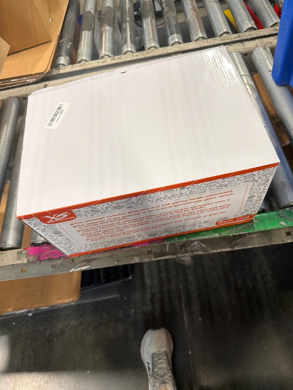 Photo 1 of ****LID MISSING***XOTAISM 6 Pcs Square Glass Pantry Storage Containers with Bamboo Airtight Lid and 248 Clear Pantry Labels Preprinted - 37oz Thicken Glass Food Storage Jars for Coffee, Cookie, Tea, Sugar, Spice