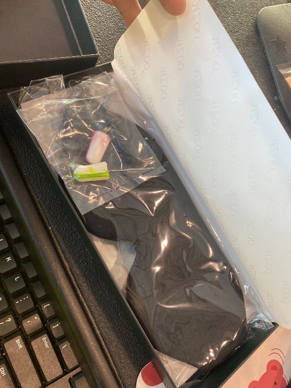 Photo 1 of *MINOR DAMAGE - USED*
MZOO Luxury Sleep Mask for Back, Side Sleeper, Complete Light Blocking Sleeping Eye Mask Night Blindfold, 3D Zero Pressure & Spacious for Lash Extensions, Breathable Soft Eye Cover Flight Nap Travel