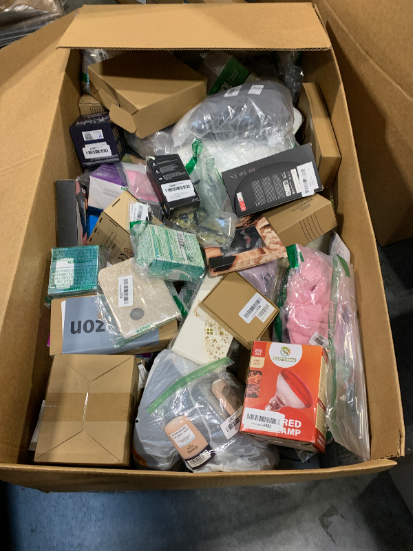 Photo 1 of *******************USED***************
*****************NO RETURNS*********
**************MIXED PRODUCT***********
*********************FINAL SALED***************