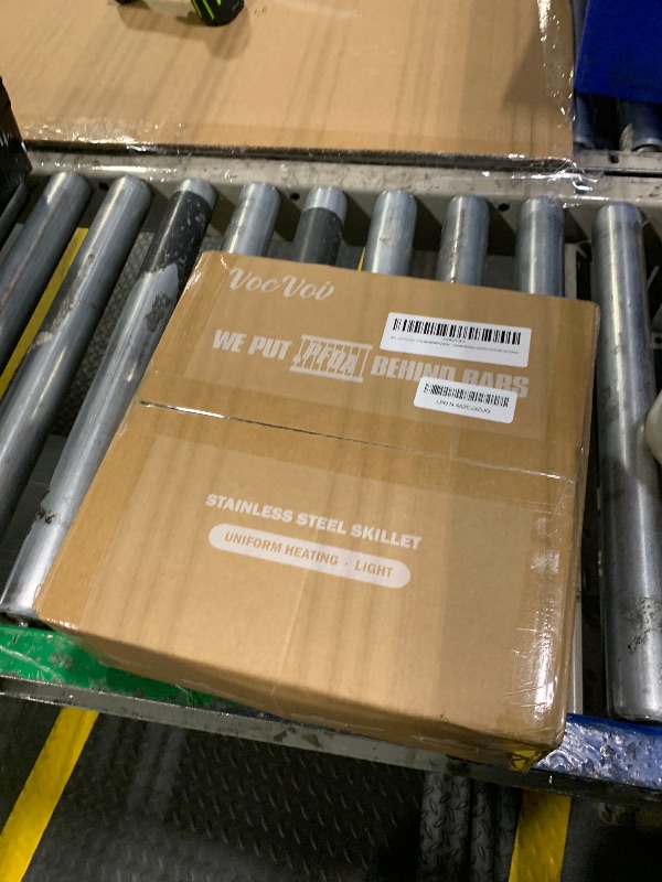 Photo 1 of **VERY USED**
VocVoi 12 inch Tri-Ply Stainless Steel Frying Pan with LID,PFOA&PTFE Free Skillets,Chef's Pans,Dishwasher and Oven Safe Cookware, Works on Induction,Ceramic and Gas Cooktops