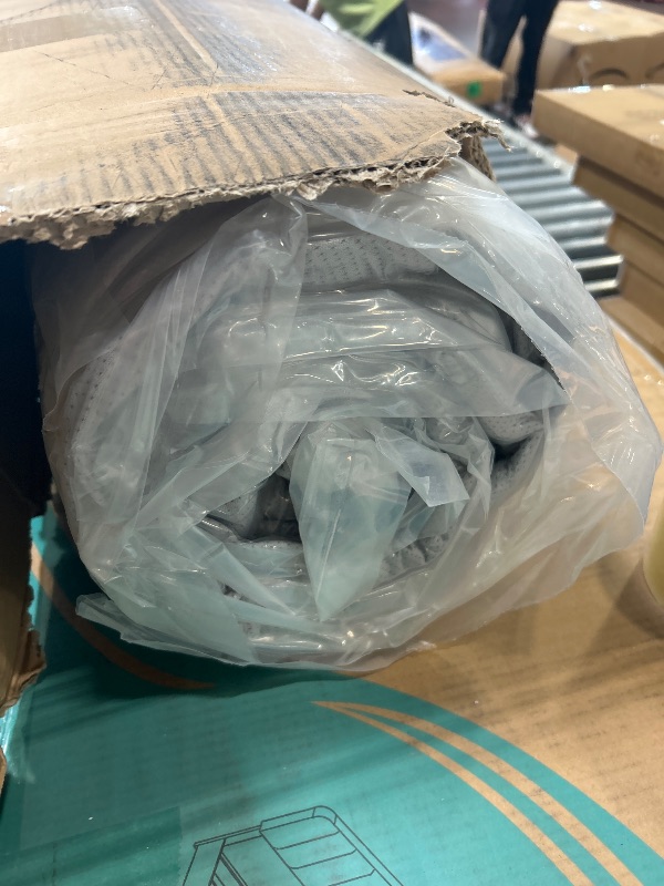 Photo 1 of ****FACTORY SEALED****Zinus 8 Inch Green Tea Essential Memory Foam Mattress [New Version], Queen, Fiberglass Free, Medium Feel, Breathable Airflow Memory Foam, Certified Safe Foams & Fabric, Mattress in A Box