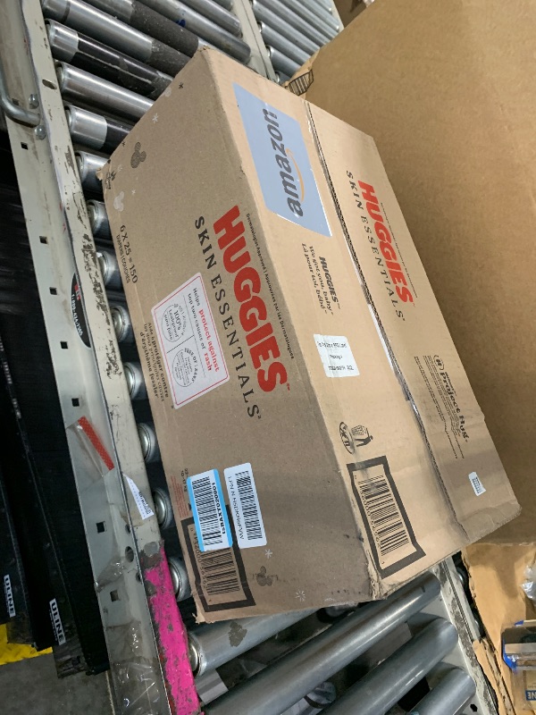 Photo 1 of ** FACTORY SEALED**
Huggies Size 4 Diapers, Skin Essentials Baby Diapers, Size 4 (22-37 lbs), 150 Count (6 Packs of 25), Packaging May Vary