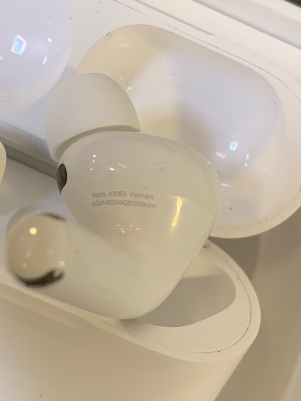 Photo 1 of *NOT CHARGING** Apple AirPods Pro 3 Wireless Earbuds, Active Noise Cancellation, Live Translation, Heart Rate Sensing, Hearing Aid Feature, Bluetooth Headphones, Spatial Audio, High-Fidelity Sound, USB-C Charging