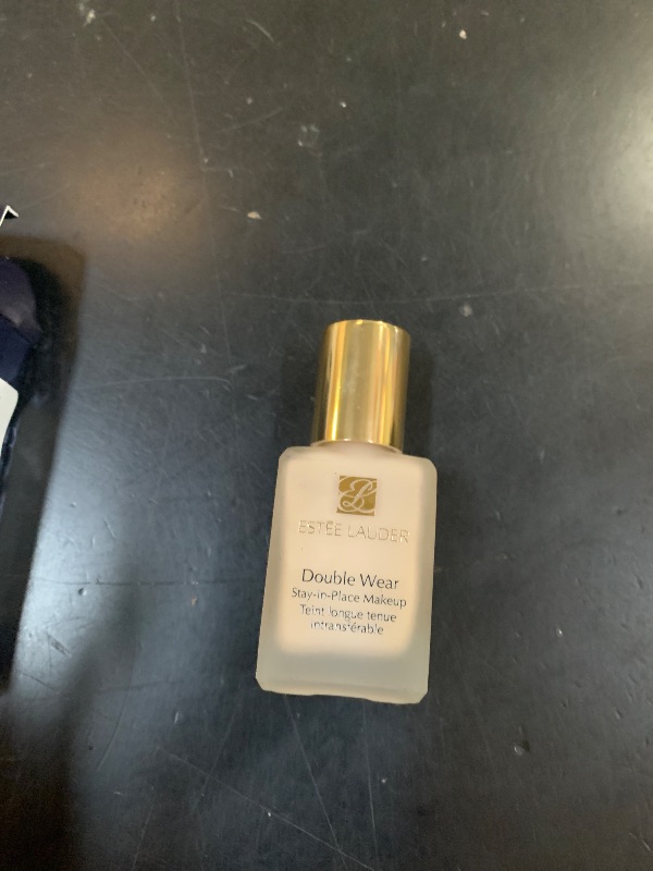 Photo 1 of Estée Lauder Double Wear Stay-in-Place 24-Hour Long-Wear Matte Foundation Makeup, 1 Fl Oz, 0N1 Alabaster