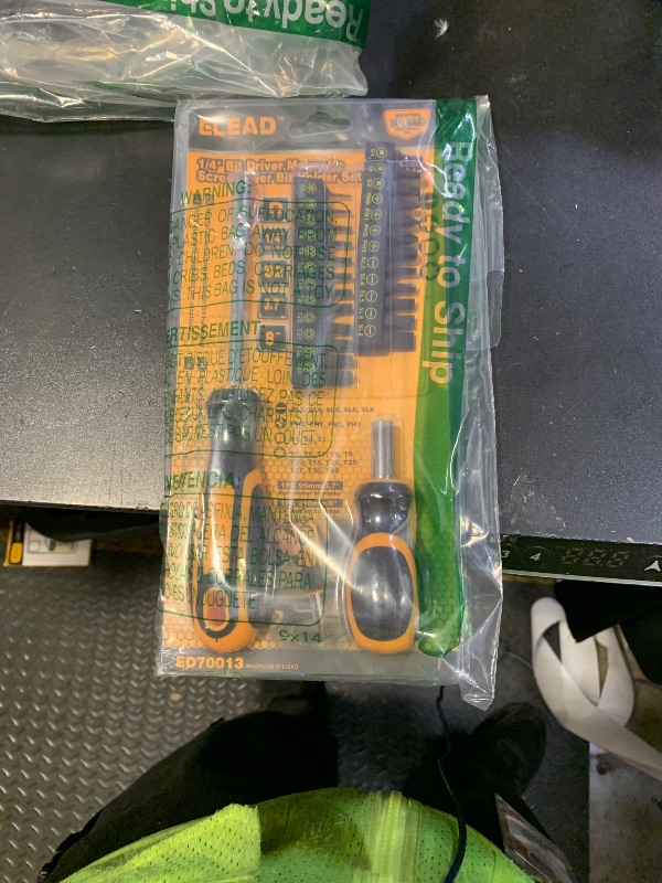 Photo 1 of 26-Piece Magnetic Security Torx Screwdriver Bit Set - 1/4 inch Magnetic Bit Driver, T5-T40, Ergonomic Cushion Grip 95mm & 210mm Handles, Torx, Square, Phillips, Slotted Bits