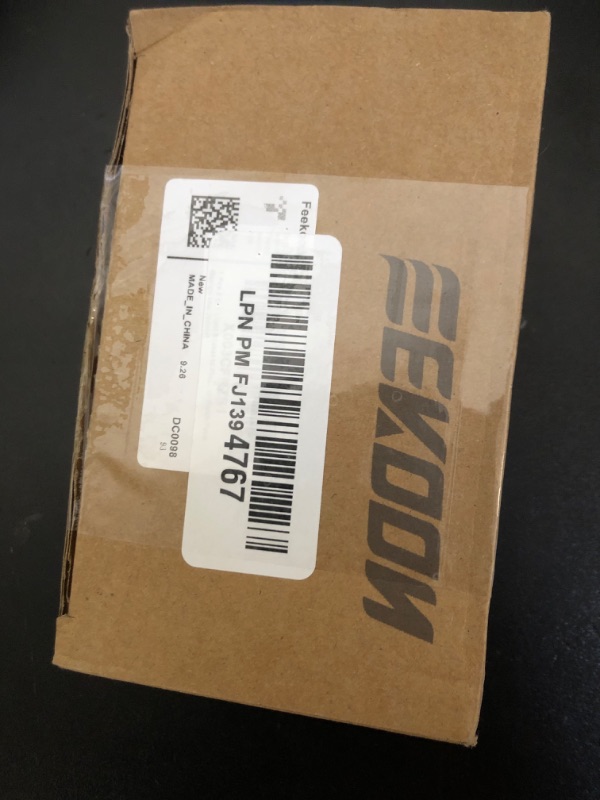 Photo 1 of 1 Pcs 2 in 1 Light Socket to Plug Adapter, Convert E26/E27 Bulb Socket to 2 Pieces 3 Prong Outlet with Extension Cord, Flexible Light Bulb Socket Converter Suitable for Porch Patio Garage Use (White)