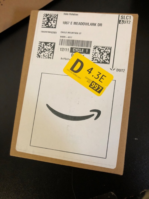 Photo 1 of Flat Plug Power Strip, 6ft Ultra Flat Extension Cord - 3 Outlets 4 USB Ports (2 USB C) 22.5W/4.5A Desktop Charging Station, Power Strip No Surge Protection for Cruise Ship, Dorm Room Travel Essentials