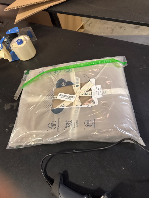 Photo 1 of **INCOMPLETE** MooMee Duvet Cover Set 100% Extra Long Staple Cotton 600 Thread Count Silky Sateen Smooth Luxury Soft Breathable Durable Hotel Quality Bedding, 3 Pieces (Mocha Brown,California King 104"x98")