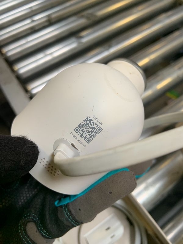 Photo 1 of Google Nest Cam Outdoor (Wired, 2nd Gen) - Security Camera with 2K Video and Gemini, Night Vision, 2-Way Audio - Works with Google Home - UNKNOWN WHICH MODEL