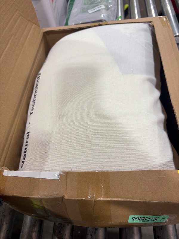 Photo 1 of YOUR MOON Pure Mulberry Silk Comforter Queen Size for All Season, Natural Long Strand Silk Fill Duvet, Luxury Mulberry Silk Bedding, Noiseless Smooth Jacquard Rayon Derived from Bamboo Shell(White)