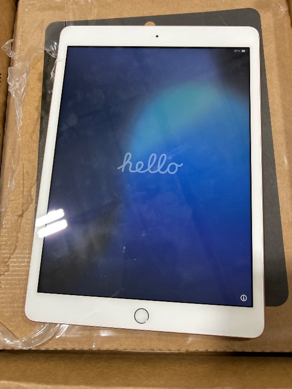 Photo 1 of Apple iPad (10.2-inch, Wi-Fi, 32GB) - Gold (Latest Model, 8th Generation) (Renewed)