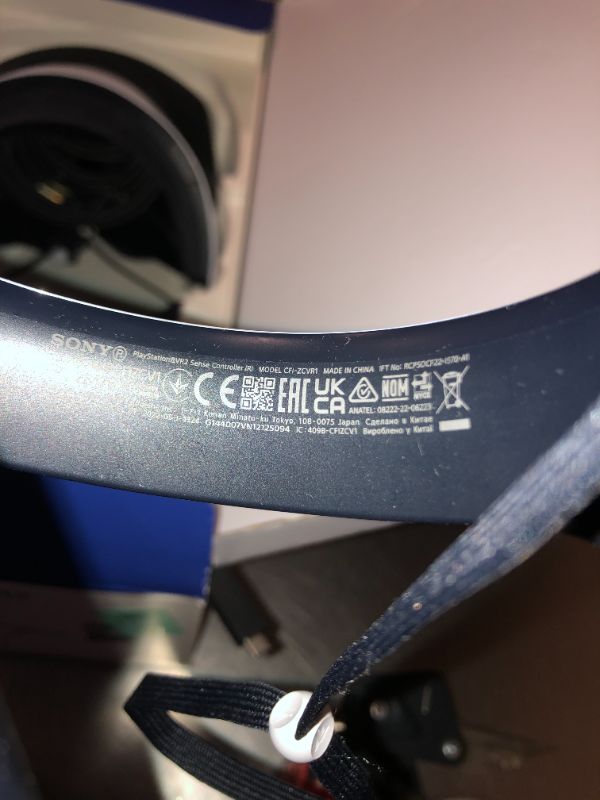 Photo 1 of PlayStation VR2 Horizon Call of The Mountain™ Bundle (PSVR2)