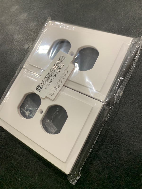 Photo 1 of 1-Gang Modern Edge Decorative Wall Plate Cover Switch Outlet Single Duplex Electrical Faceplate for Light Switches, Smart Switch, GFCI, Dimmers, Receptacle, USB Outlet (4 Pack, Single Duplex)