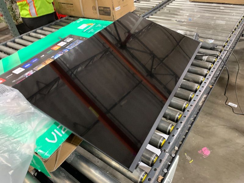 Photo 1 of *FOR PARTS* *NOT FUNCTIONAL* VIZIO 40-inch Full HD 1080p Smart TV with DTS Virtual: X, Alexa Compatibility, Google Cast Built-in, Bluetooth Headphone Capable,