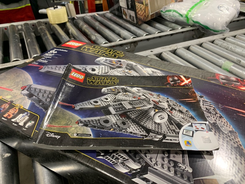 Photo 1 of Star Wars Legos