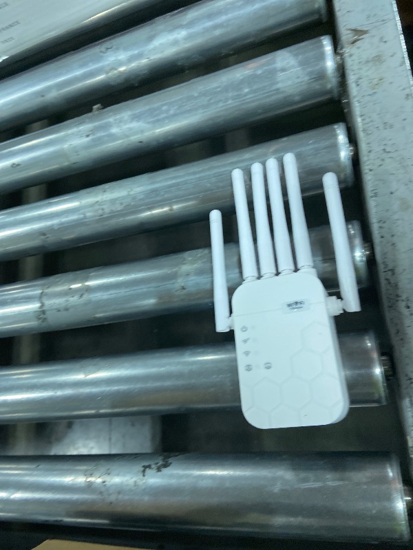 Photo 1 of  V380 PRO WiFi Repeater 