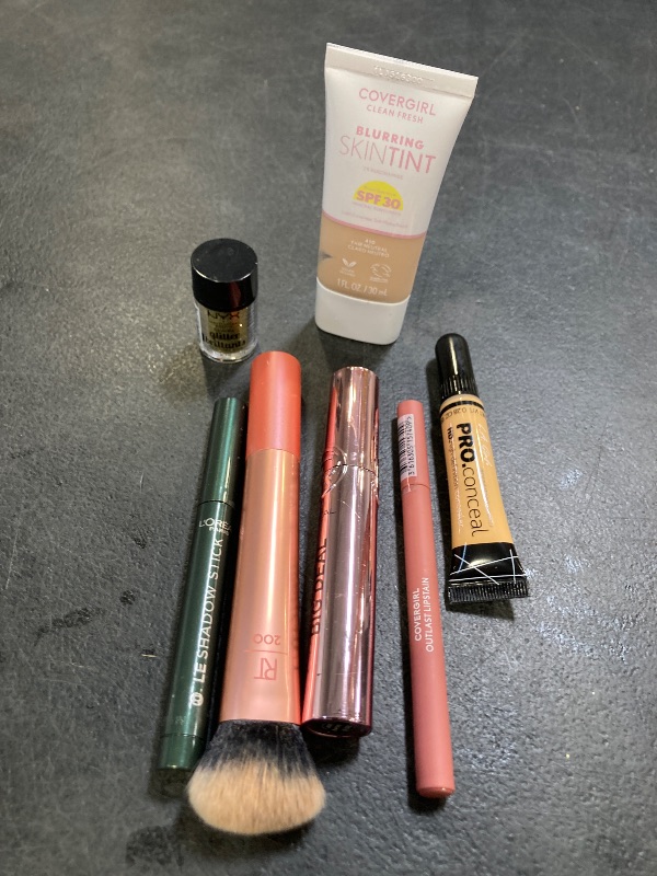 Photo 1 of Cutie Beauty Bundle!
----Final sale / no returns ---