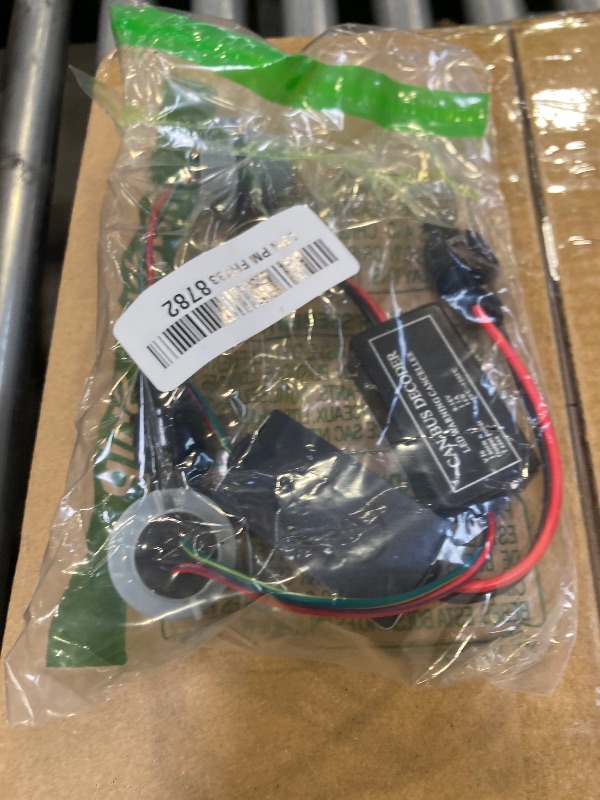 Photo 1 of 7440 LED Decoder Canbus Warning Canceller Resistor Fix T20 7441 LED Bulb Error Code Turn Signal Hyper Flashing Wiring Harness Adapter