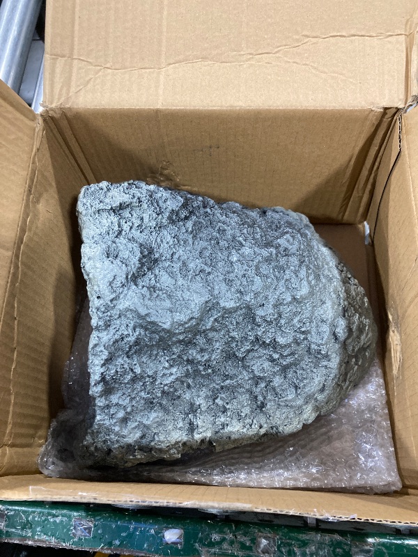 Photo 1 of  Medium Rock habitat supplies 