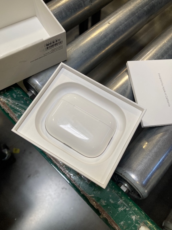 Photo 1 of Apple AirPods Pro 3 Wireless Earbuds, Active Noise Cancellation, Live Translation, Heart Rate Sensing,Hearing Aid Feature,Bluetooth Headphones,Spatial Audio, High-Fidelity Sound, USB-C Charging, White