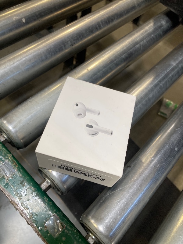 Photo 1 of Apple AirPods Pro 3 Wireless Earbuds, Active Noise Cancellation, Live Translation, Heart Rate Sensing,Hearing Aid Feature,Bluetooth Headphones,Spatial Audio, High-Fidelity Sound, USB-C Charging, White