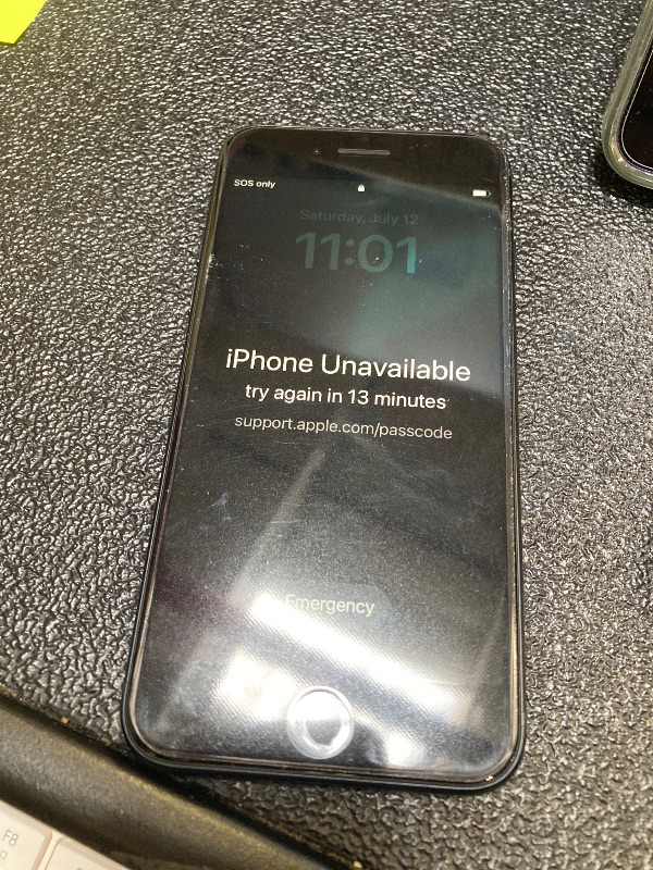Photo 1 of Apple iPhone SE 3rd Gen, 64GB, Midnight - Unlocked (Renewed Premium) *** PHONEIS PASSCODE LOCK****