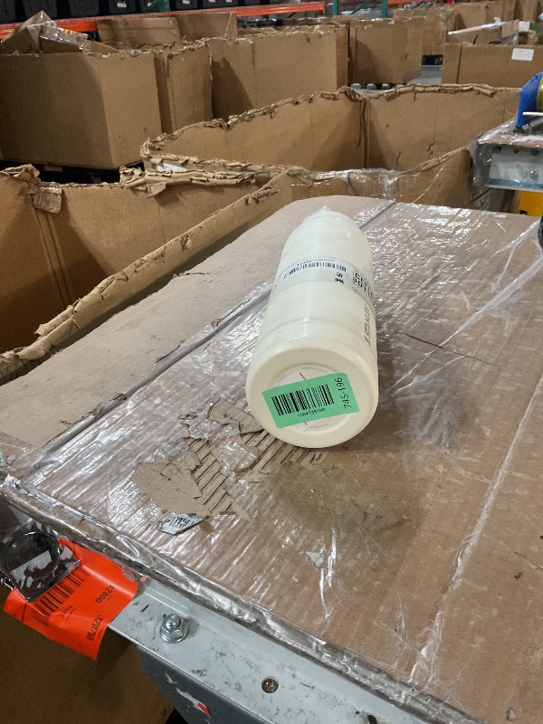 Photo 1 of * cup is a little dirty with dirt marks *
STANLEY IceFlow Cap and Carry Water Bottle 36 oz | Wide Mouth Twist Lid | Lightweight and Leakproof for Travel and Sports | Insulated Stainless Steel | BPA-Free | Cream Glimmer