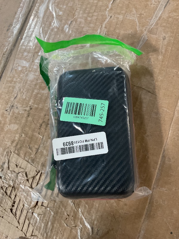 Photo 1 of ?R36MAX 4000mAh Portable Rechargeable Handheld Retro Game Console,Comfort Non-Slip Handheld Standing Retro Game Console with 64G TF Car,4.0-inch Screen,for Office,White